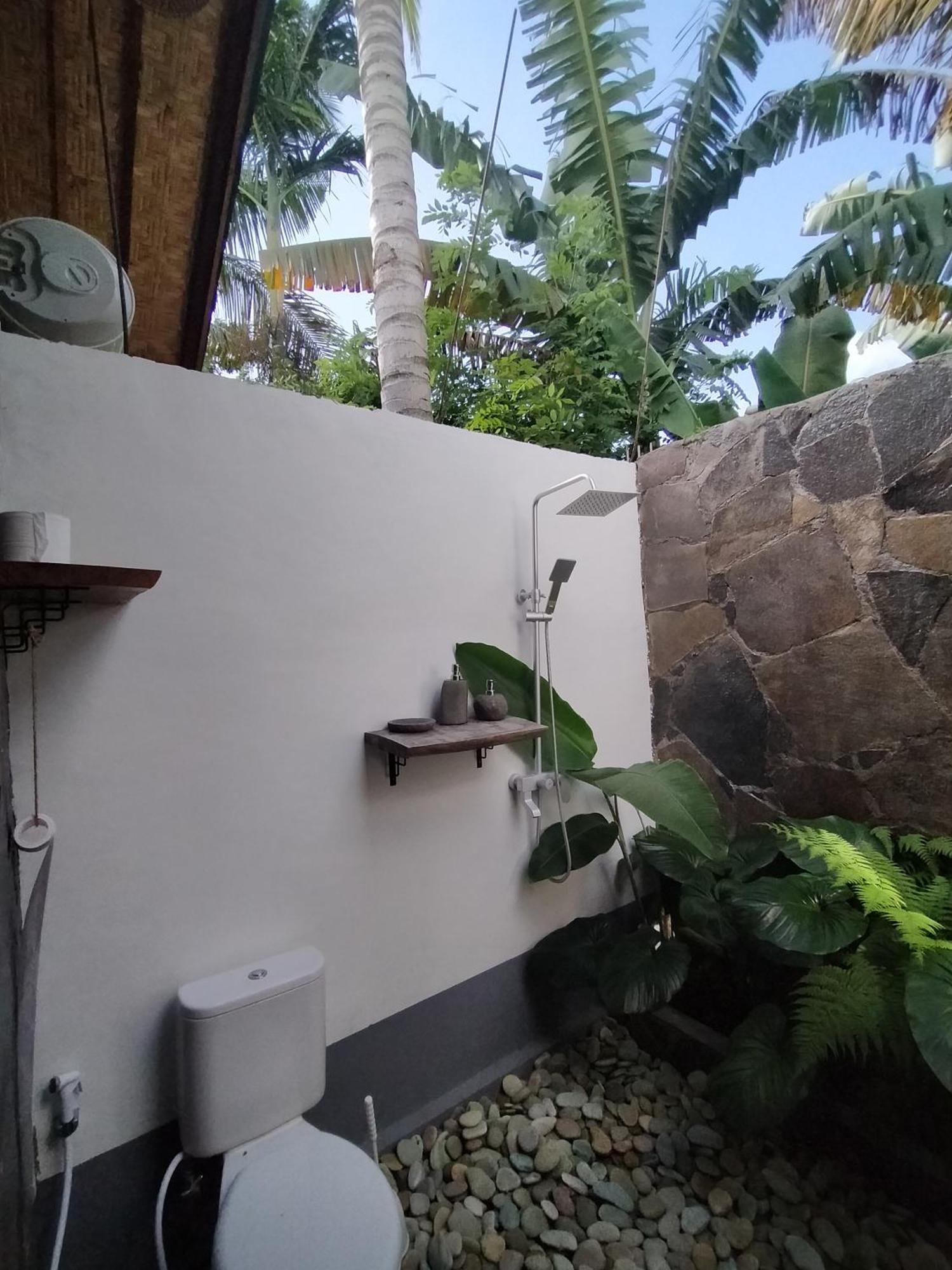 The Geckos Homestay Kelimutu Kamer foto